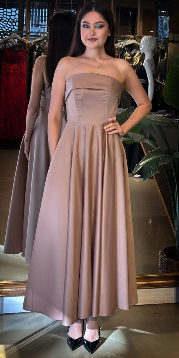 Açık Kahverengi Kare Yaka Kalın Askı Kloş Etekli Saten Midi Abiye Elbise 7647 - 1