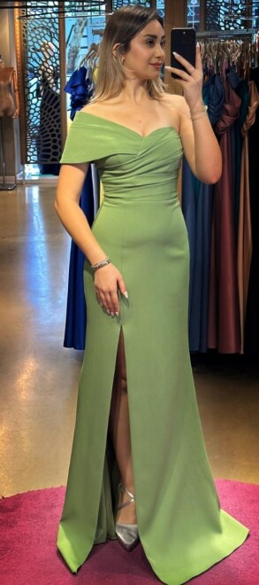 Açık Yeşil Tek Omuzlu Yırtmaçlı Düz Kesim Krep Uzun Abiye Elbise 7571 - abiyeniall