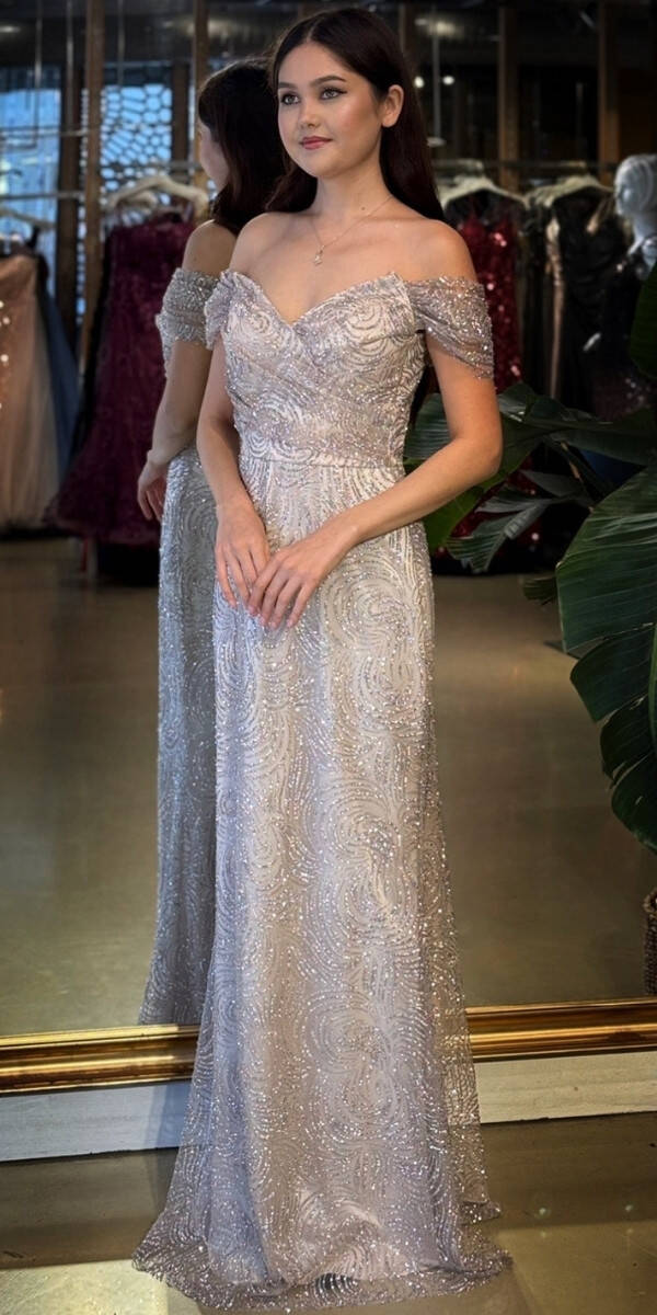 Bej Madonna Yaka Sırt Dekolteli Düz Kesim Simli Uzun Abiye Elbise 11113-06 - 2