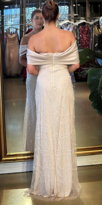 Bej Madonna Yaka Yırtmaçlı Düz Kesim Pullu Boncuklu Uzun Abiye Elbise 11029-02 - 5