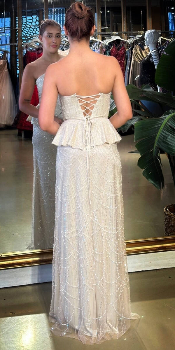 Bej Straplez Yaka Sırt Dekolteli Düz Kesim Pullu Boncuklu Uzun Abiye Elbise 11116-01 - 5