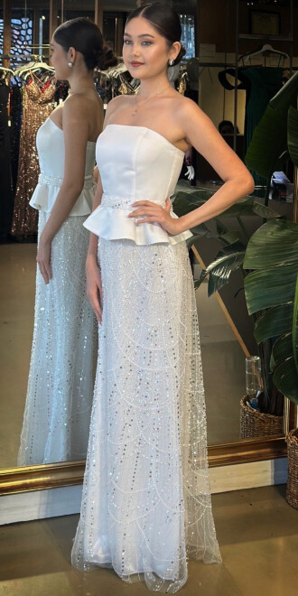 Beyaz Straplez Yaka Kemerli Sırt Dekolteli Düz Kesim Pullu Boncuklu Uzun Abiye Elbise 11141-03 - 2