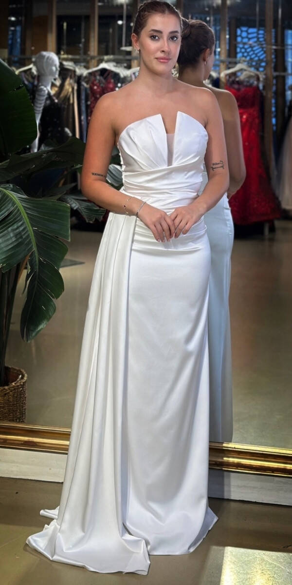 Beyaz Straplez Yaka Sırt Dekolteli Düz Kesim Saten Uzun Abiye Elbise 11131-05 - 1