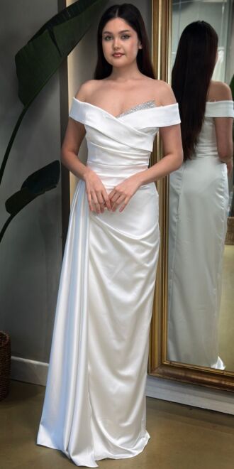 Beyaz Taş Detaylı Yırtmaçlı Düz Kesim Saten Uzun Abiye Elbise 7443 - abiyeniall