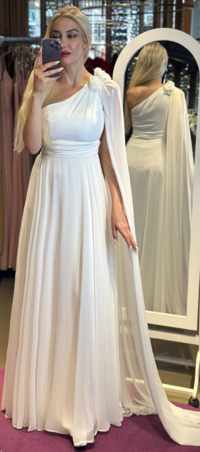 Beyaz Tek Omuzlu Çiçek Detaylı Kloş Etekli Şifon Uzun Abiye Elbise 7401 - abiyeniall