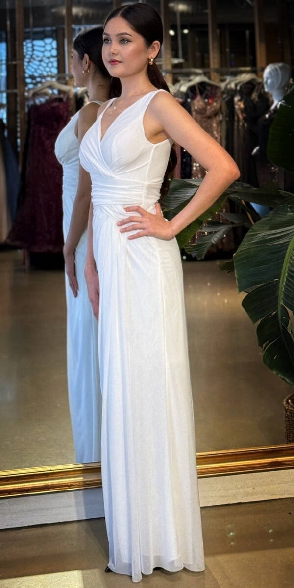 Beyaz V Yaka Kalın Askı Anvelop Yırtmaçlı Düz Kesim Likralı Tül Uzun Abiye Elbise 11123-01 - 2