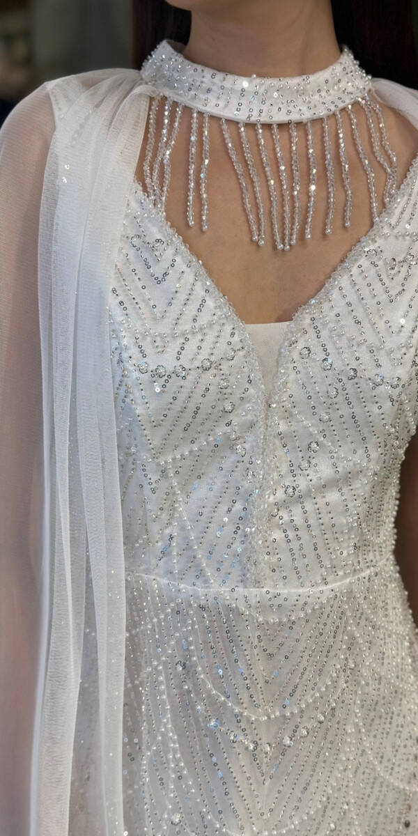 Beyaz V Yaka Kalın Askı Pelerin Düz Kesim Pullu Boncuklu Uzun Abiye Elbise 11142-02 - 4