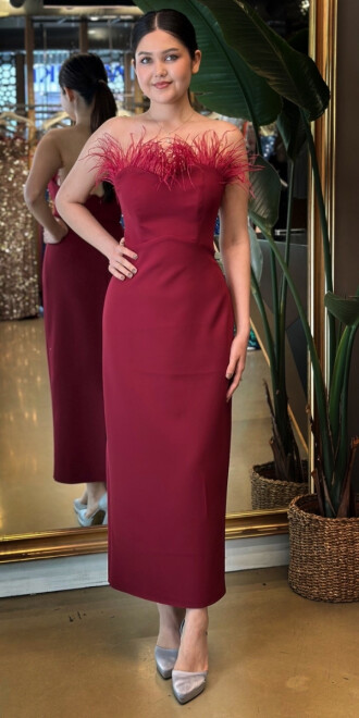 Bordo Tüy Detaylı Yırtmaçlı Düz Kesim Krep Midi Abiye Elbise 7765 - abiyeniall