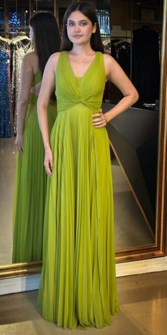 Fıstık Yeşili Kalın Askı Sırt Dekolteli Kloş Etekli Şifon Tül Uzun Abiye Elbise 7645 - abiyeniall