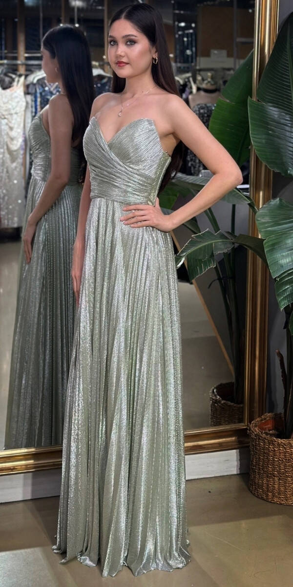 Fıstık Yeşili Straplez Yaka Kloş Etekli Jakarlı Uzun Abiye Elbise 11080-07 - 2