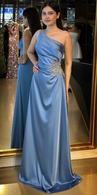 İndigo Tek Omuzlu Taş Detaylı Düz Kesim Saten Uzun Abiye Elbise 7684 - abiyeniall