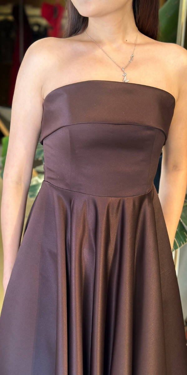 Kahverengi Kare Yaka Kalın Askı Kloş Etekli Saten Midi Abiye Elbise 7647 - 4