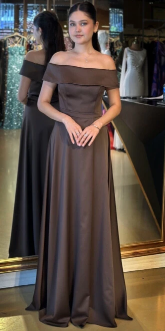 Kahverengi Madonna Yaka Kloş Etekli Saten Uzun Abiye Elbise 11067 - abiyeniall