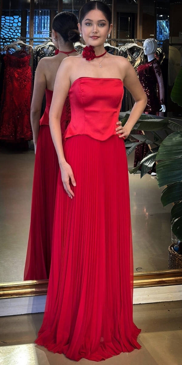 Kırmızı Straplez Yaka Çiçek Detaylı Kloş Etekli Tül Uzun Abiye Elbise 11153-03 - 1