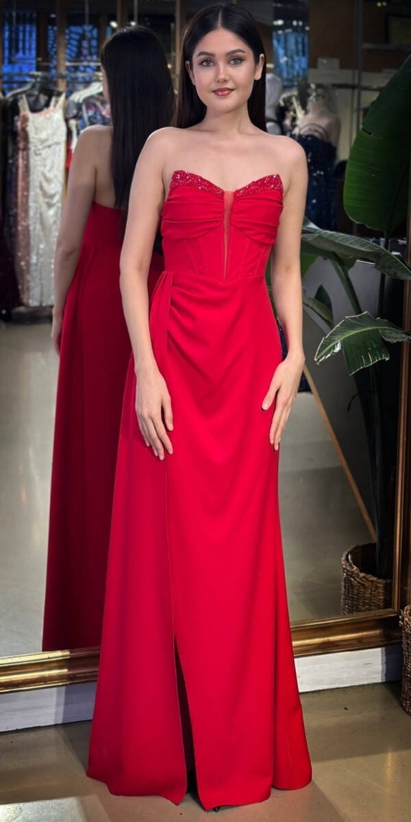 Kırmızı Straplez Yaka Taş Detaylı Anvelop Yırtmaçlı Düz Kesim Krep Uzun Abiye Elbise 11109-01 - 1