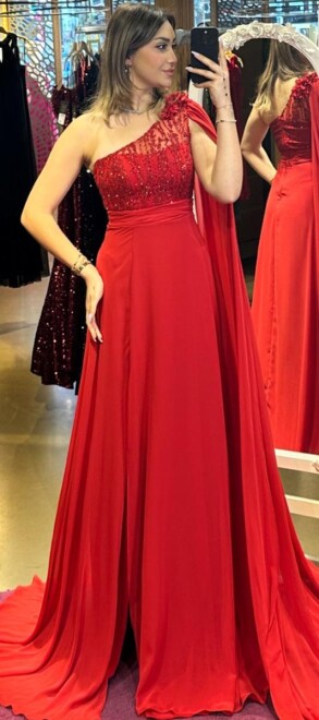 Kırmızı Tek Omuzlu Çiçek Detaylı Yırtmaçlı Kloş Etekli Şifon Uzun Abiye Elbise 7505 - abiyeniall