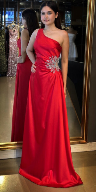 Kırmızı Tek Omuzlu Taş Detaylı Düz Kesim Saten Uzun Abiye Elbise 7684 - abiyeniall