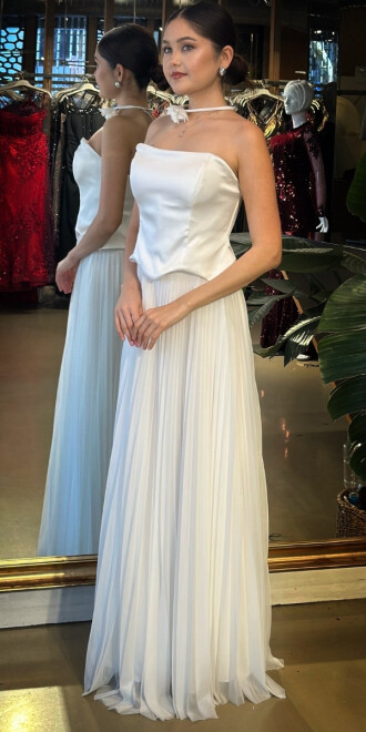 Krem Straplez Yaka Çiçek Detaylı Kloş Etekli Tül Uzun Abiye Elbise 11153-02 - 2