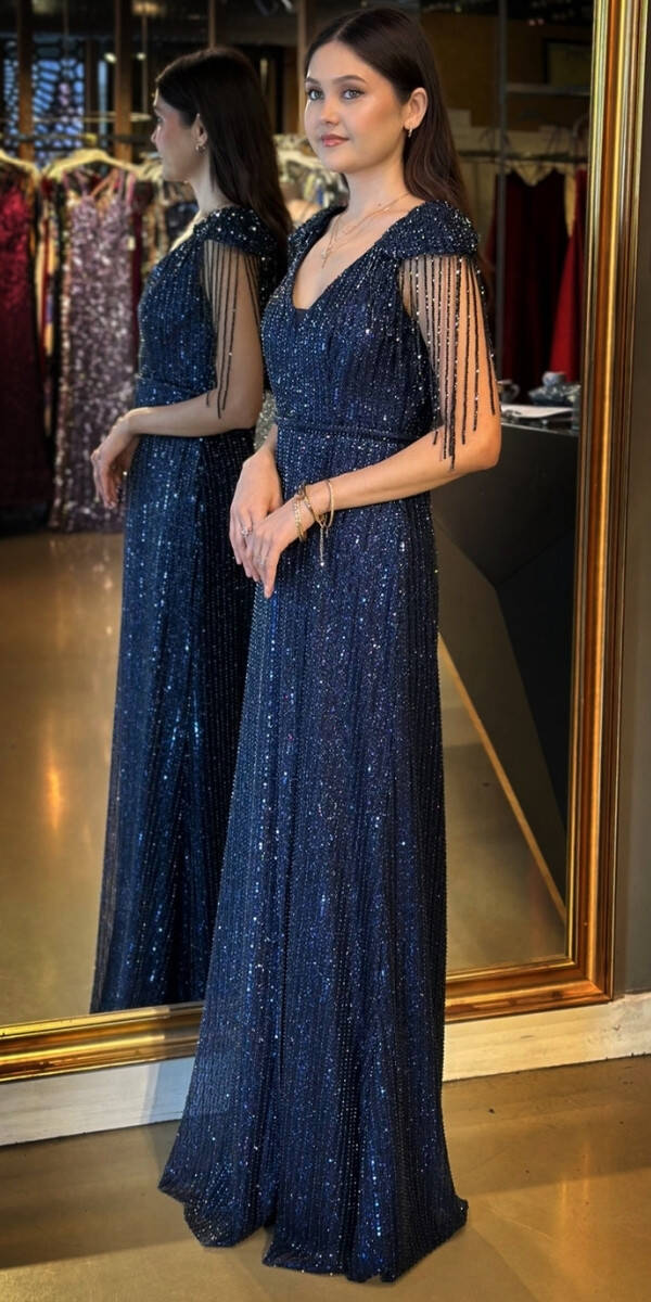 Lacivert V Yaka Boncuk İşlemeli Yırtmaçlı Düz Kesim Likralı Payet Uzun Abiye Elbise 11107-02 - 2