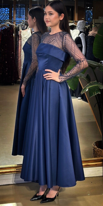 Lacivert Yuvarlak Yaka Uzun Kollu Kloş Etekli Saten Midi Abiye Elbise 11139-02 - 2