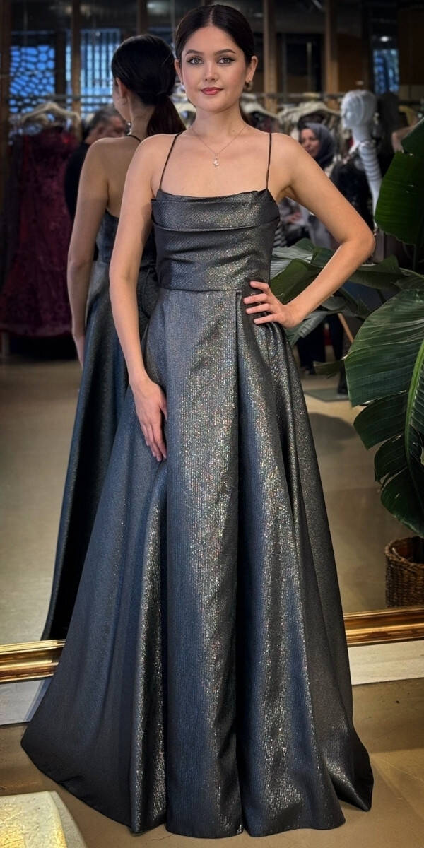 Siyah Degaje Yaka İp Askılı Sırt Dekolteli Kloş Etekli Saten Uzun Abiye Elbise 11104-07 - 1