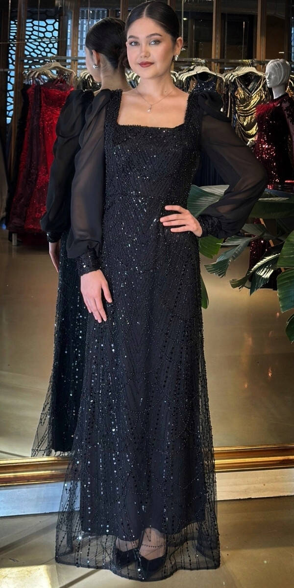 Siyah Kare Yaka Uzun Kollu Düz Kesim Pullu Boncuklu Uzun Abiye Elbise 11135-01 - 1