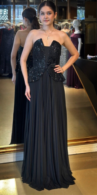 Siyah Straplez Yaka Çiçek Detaylı Sırt Dekolteli Kloş Etekli Tül Uzun Abiye Elbise 11054 - abiyeniall