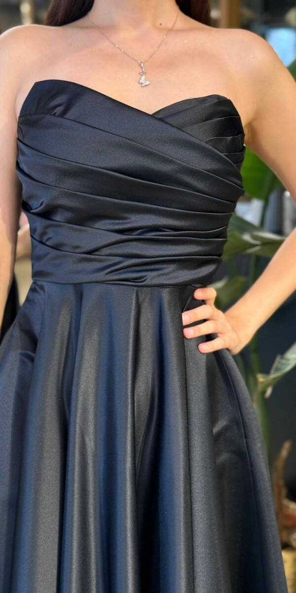 Siyah Straplez Yaka Sırt Dekolteli Kloş Etekli Saten Uzun Abiye Elbise 11120-04 - 4