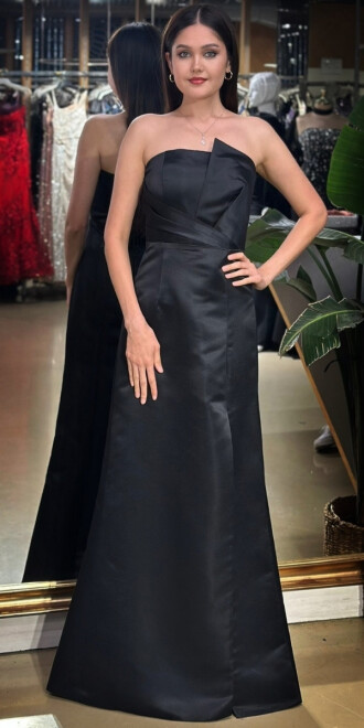 Siyah Straplez Yaka Sırt Dekolteli Yırtmaçlı Düz Kesim Saten Uzun Abiye Elbise 11102-01 - abiyeniall