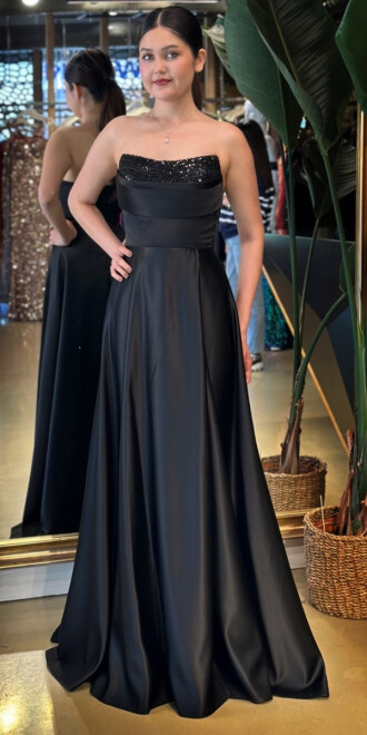 Siyah Taş Detaylı Sırt Dekolteli Yırtmaçlı Kloş Etekli Saten Uzun Abiye Elbise 7733 - abiyeniall