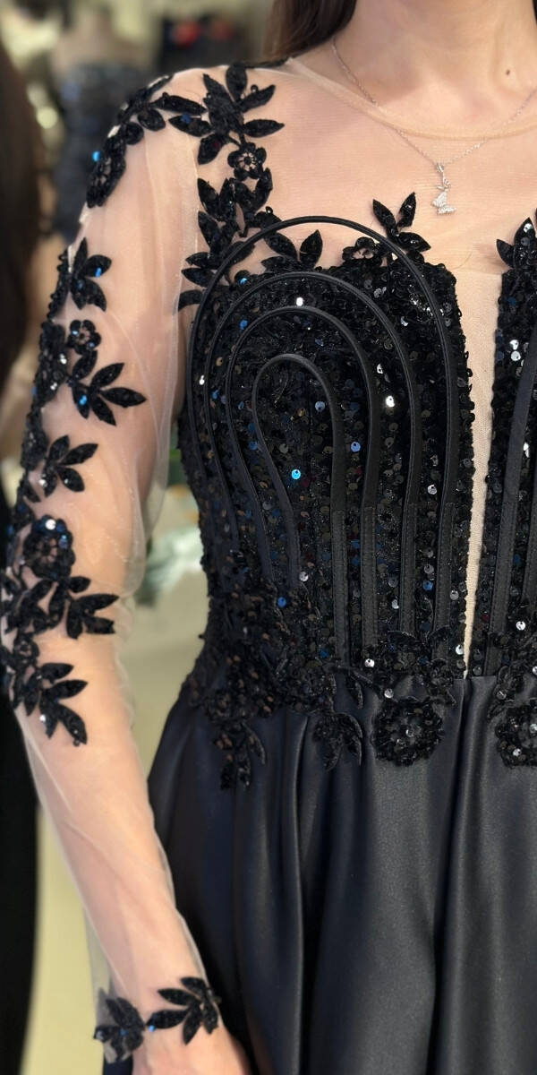 Siyah Uzun Kollu Dantel Detaylı Kloş Etekli Saten Uzun Abiye Elbise 11151-01 - 4