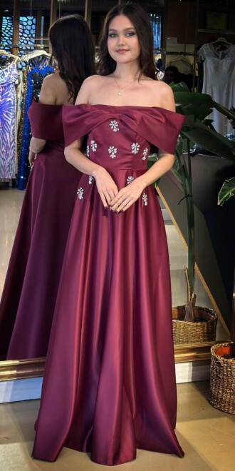 Vişne Renk Madonna Yaka Taş Detaylı Kloş Etekli Saten Uzun Abiye Elbise 11063-03 - abiyeniall