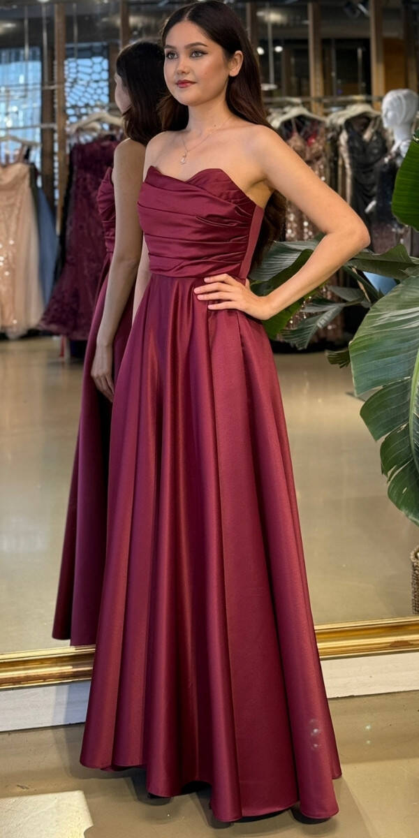 Vişne Renk Straplez Yaka Sırt Dekolteli Kloş Etekli Saten Uzun Abiye Elbise 11120-06 - 2
