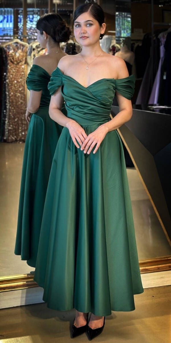 Yeşil Madonna Yaka Kloş Etekli Saten Midi Abiye Elbise 7672 - 1